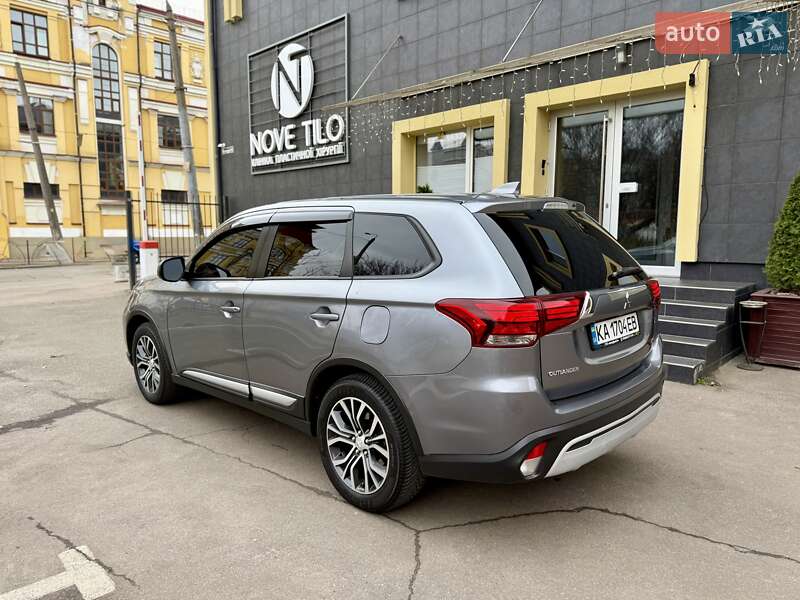 Внедорожник / Кроссовер Mitsubishi Outlander 2020 в Киеве фото 6 Внедорожник / Кроссовер Mitsubishi Outlander 2020 в Киеве