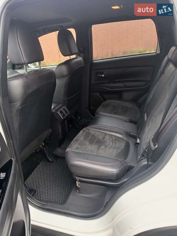 Внедорожник / Кроссовер Mitsubishi Outlander 2020 в Вышгороде