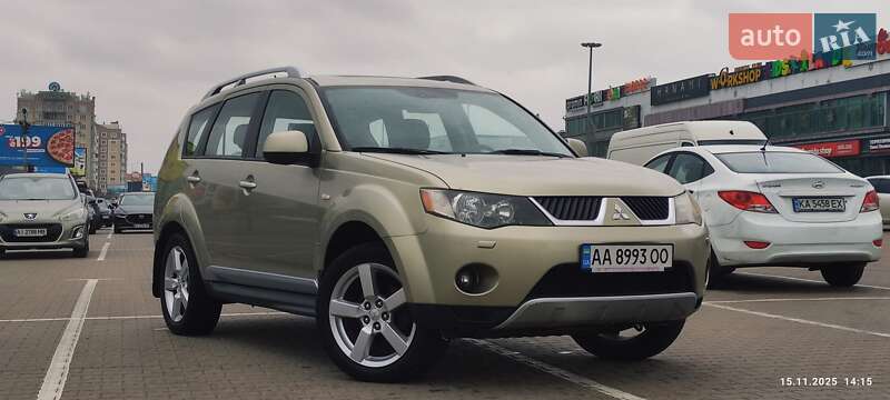 Внедорожник / Кроссовер Mitsubishi Outlander 2009 в Киеве