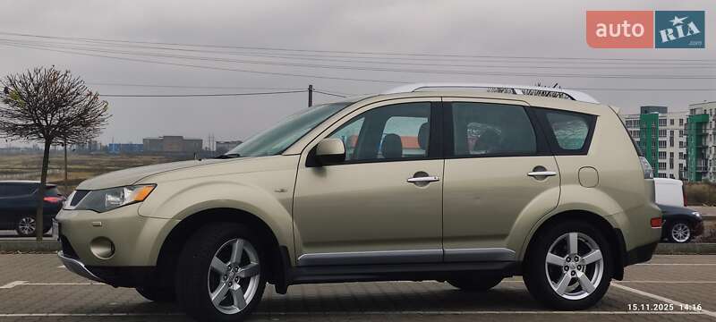 Внедорожник / Кроссовер Mitsubishi Outlander 2009 в Киеве