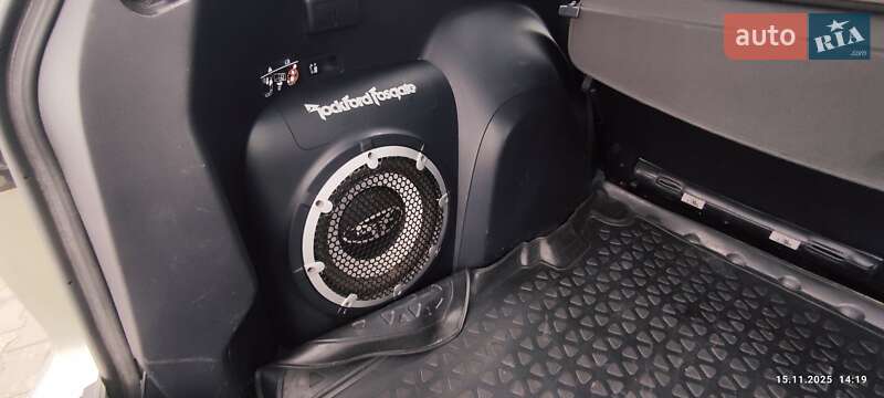 Внедорожник / Кроссовер Mitsubishi Outlander 2009 в Киеве