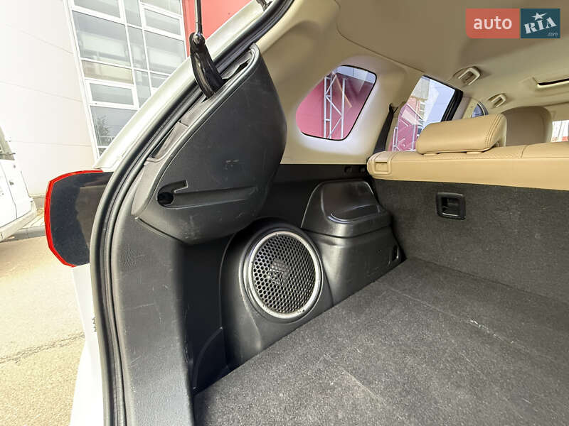 Позашляховик / Кросовер Mitsubishi Outlander 2015 в Києві