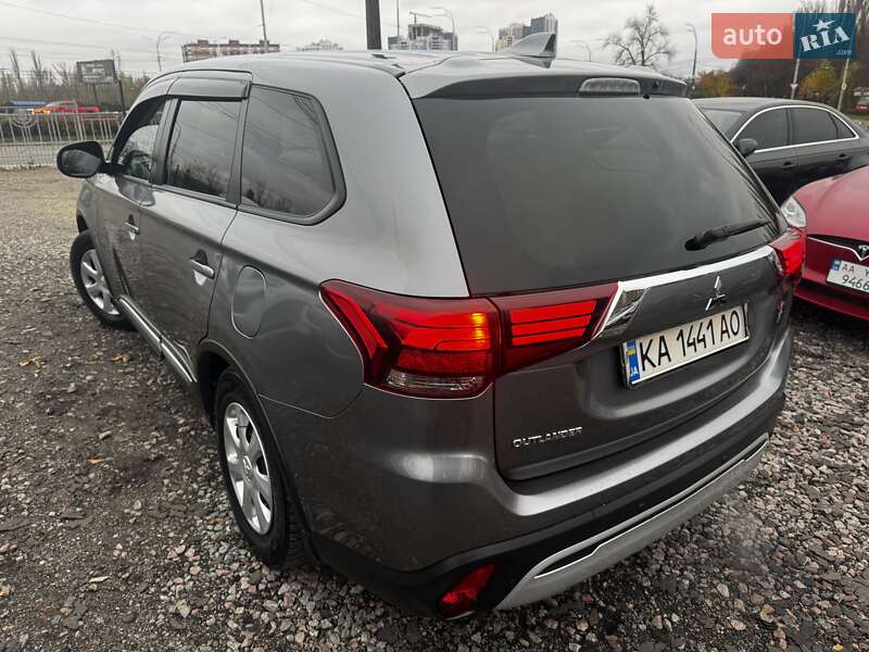 Внедорожник / Кроссовер Mitsubishi Outlander 2021 в Киеве фото 4 Внедорожник / Кроссовер Mitsubishi Outlander 2021 в Киеве