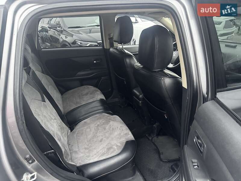 Внедорожник / Кроссовер Mitsubishi Outlander 2021 в Киеве фото 20 Внедорожник / Кроссовер Mitsubishi Outlander 2021 в Киеве