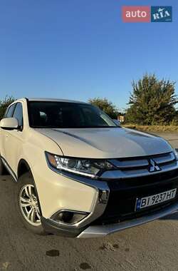 Позашляховик / Кросовер Mitsubishi Outlander 2015 в Сумах