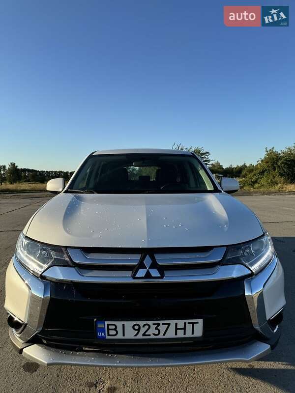 Внедорожник / Кроссовер Mitsubishi Outlander 2015 в Сумах фото 21 Внедорожник / Кроссовер Mitsubishi Outlander 2015 в Сумах