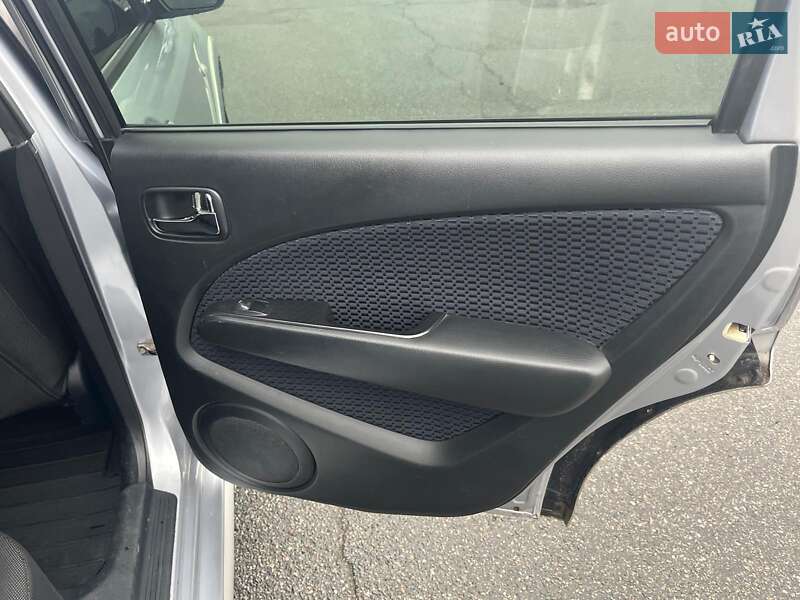 Позашляховик / Кросовер Mitsubishi Outlander 2008 в Києві