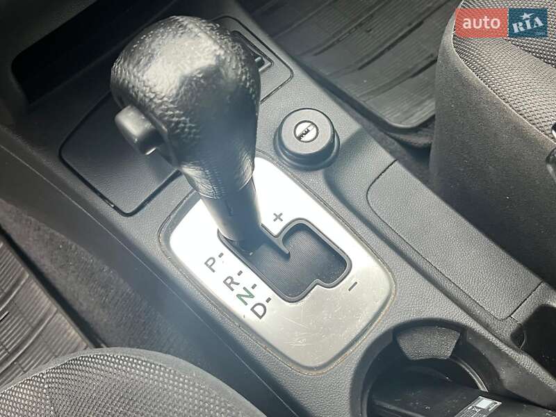 Позашляховик / Кросовер Mitsubishi Outlander 2008 в Києві