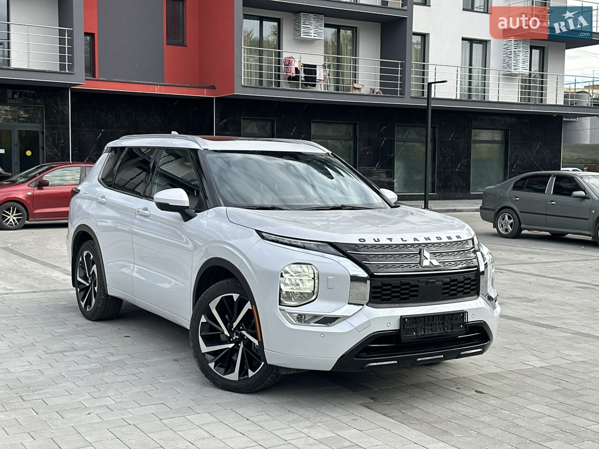 2021 Mitsubishi Outlander - мініатюра 3