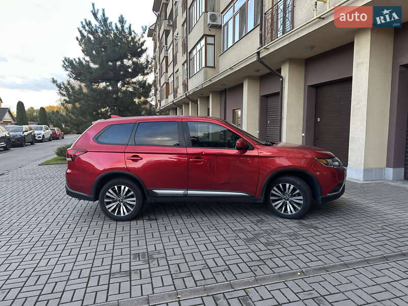 Внедорожник / Кроссовер Mitsubishi Outlander 2019 в Днепре