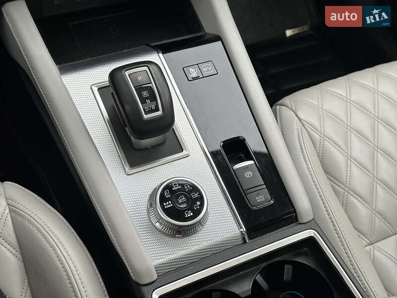 Позашляховик / Кросовер Mitsubishi Outlander 2023 в Львові