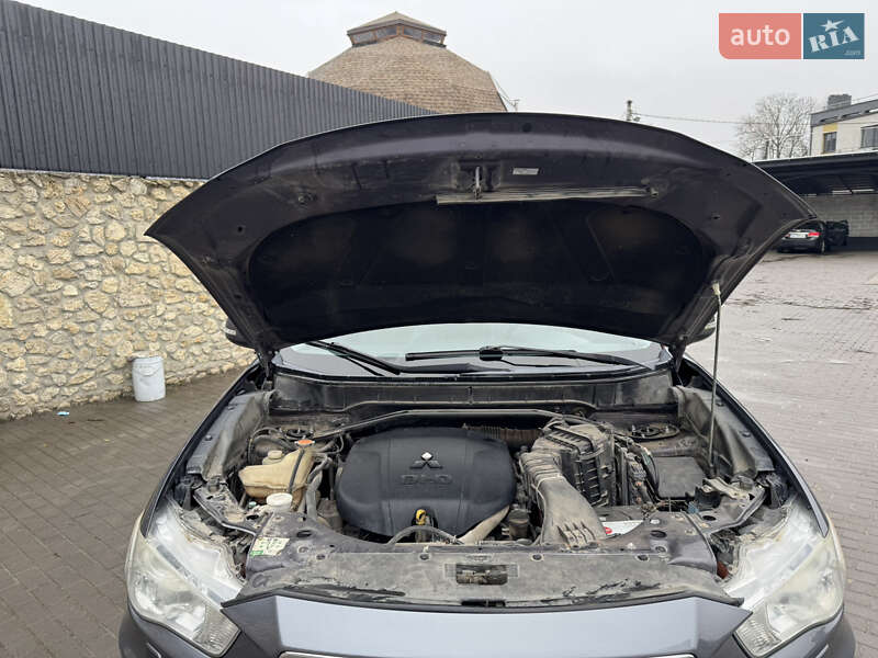 Внедорожник / Кроссовер Mitsubishi Outlander 2010 в Тернополе