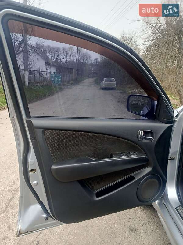 Позашляховик / Кросовер Mitsubishi Outlander 2005 в Катеринопілі