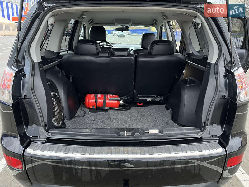 Внедорожник / Кроссовер Mitsubishi Outlander 2008 в Долине