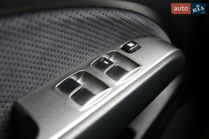 Внедорожник / Кроссовер Mitsubishi Outlander 2006 в Харькове