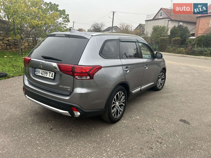 Внедорожник / Кроссовер Mitsubishi Outlander 2017 в Одессе