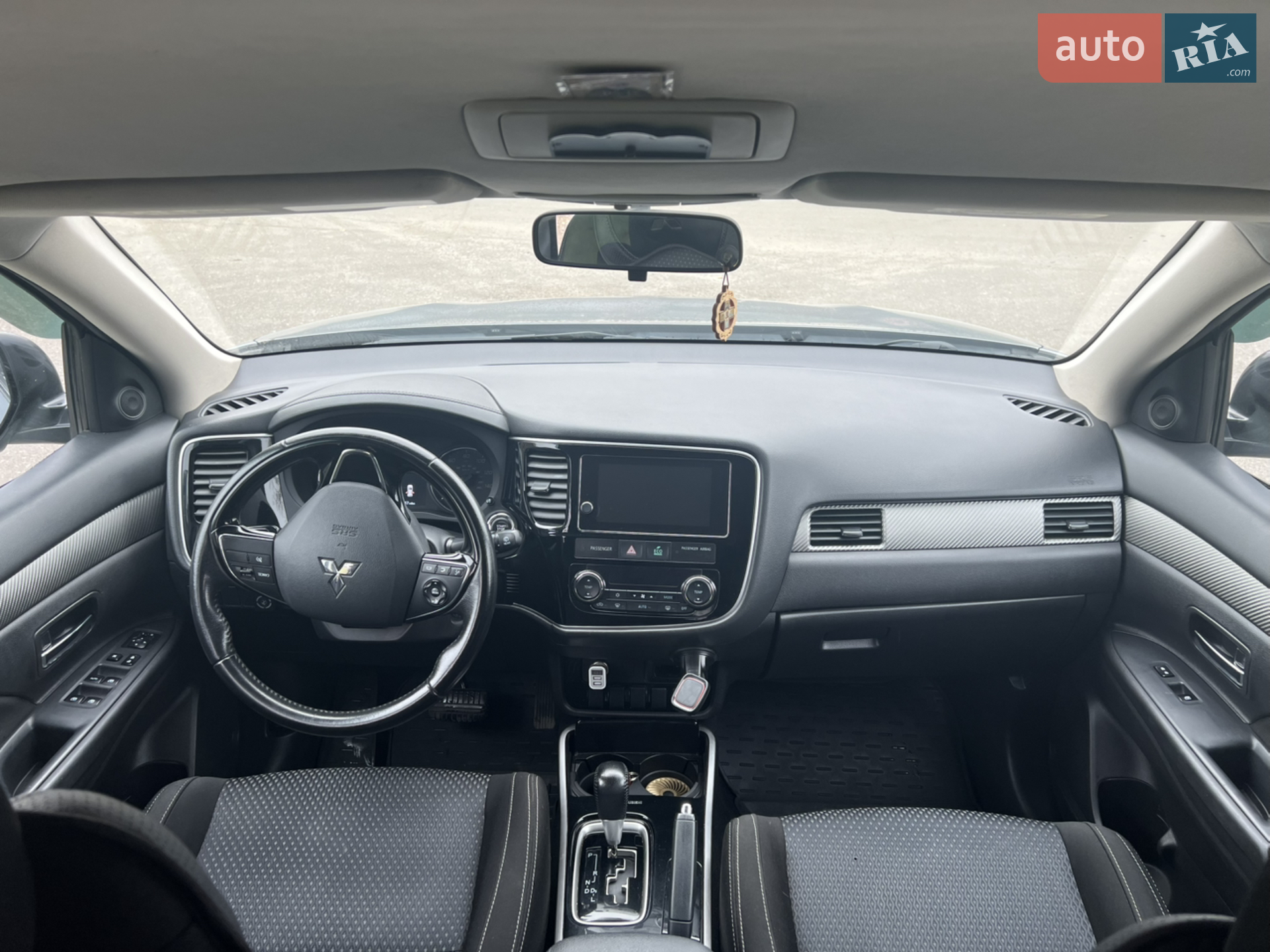 2017 Mitsubishi Outlander - мініатюра 13