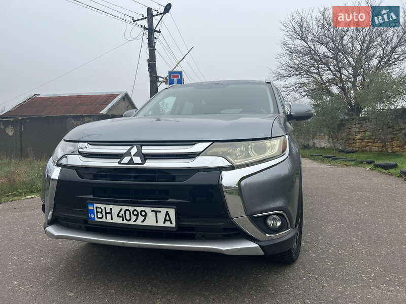 Внедорожник / Кроссовер Mitsubishi Outlander 2017 в Одессе