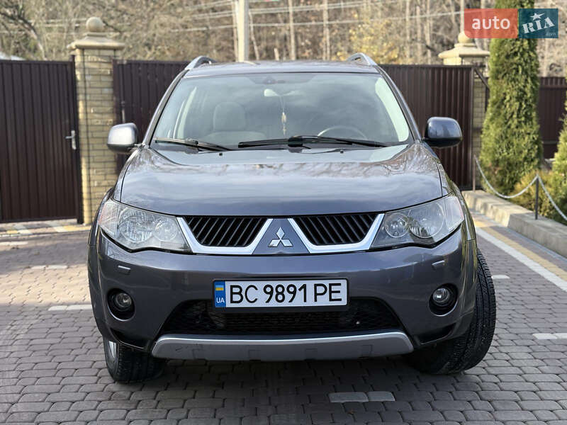 Внедорожник / Кроссовер Mitsubishi Outlander 2009 в Косове фото 34 Внедорожник / Кроссовер Mitsubishi Outlander 2009 в Косове
