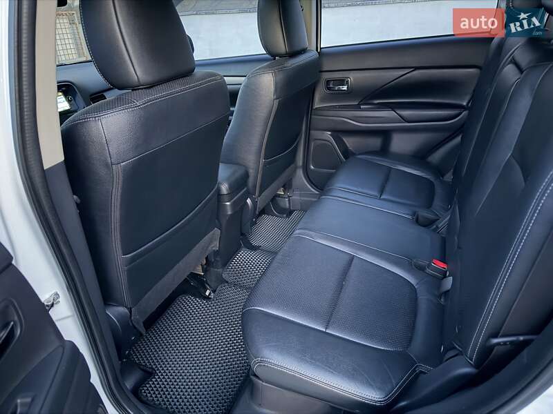 Позашляховик / Кросовер Mitsubishi Outlander 2012 в Дніпрі