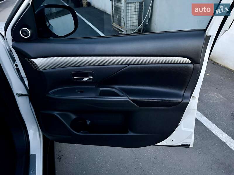 Позашляховик / Кросовер Mitsubishi Outlander 2012 в Дніпрі