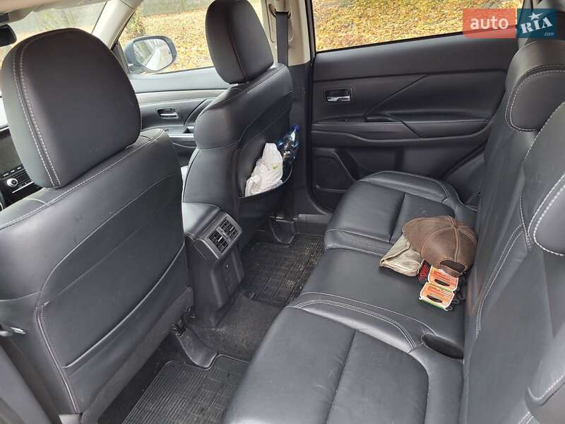 Mitsubishi Outlander 2020