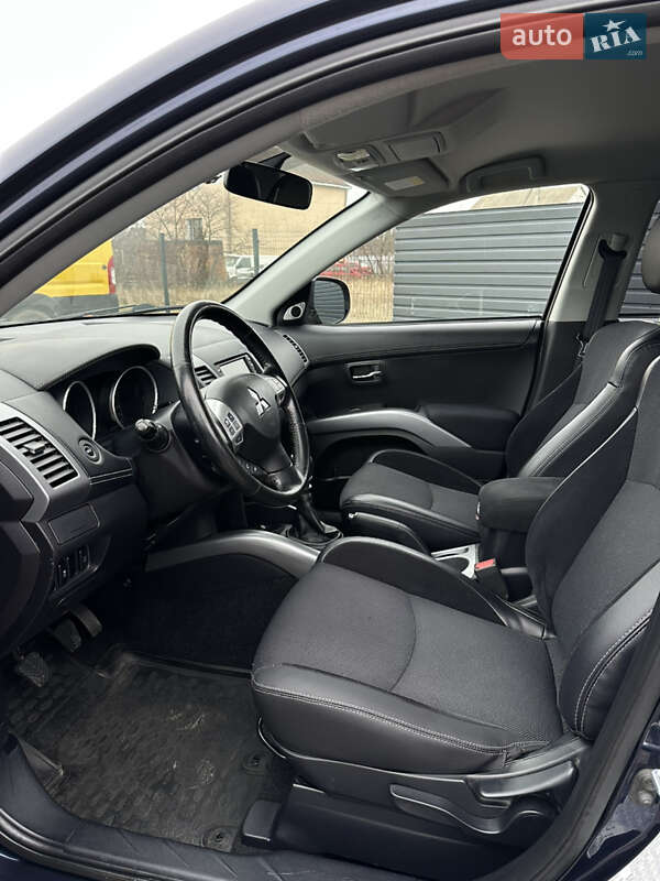 Позашляховик / Кросовер Mitsubishi Outlander 2011 в Миргороді фото 15 Позашляховик / Кросовер Mitsubishi Outlander 2011 в Миргороді