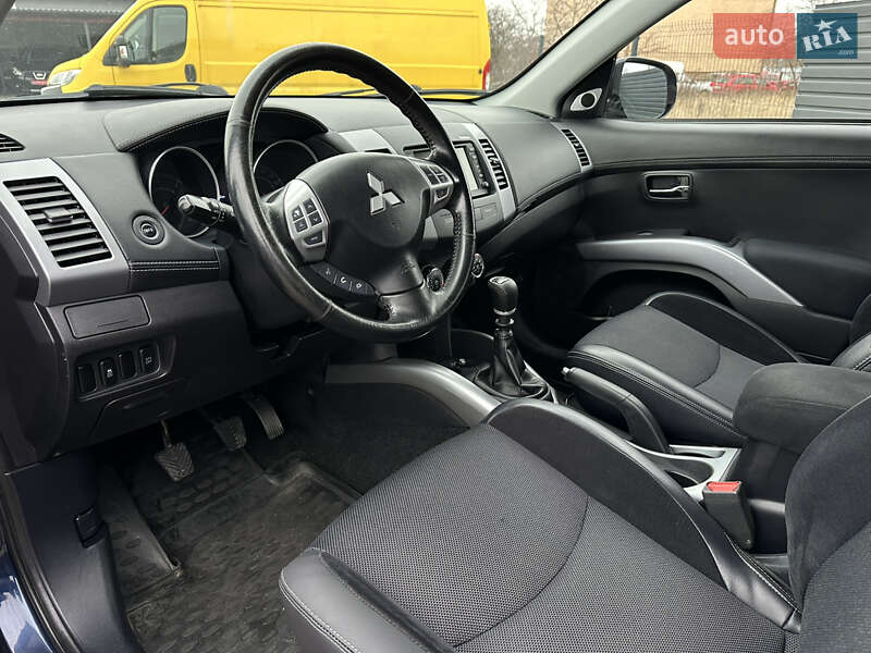 Позашляховик / Кросовер Mitsubishi Outlander 2011 в Миргороді фото 16 Позашляховик / Кросовер Mitsubishi Outlander 2011 в Миргороді