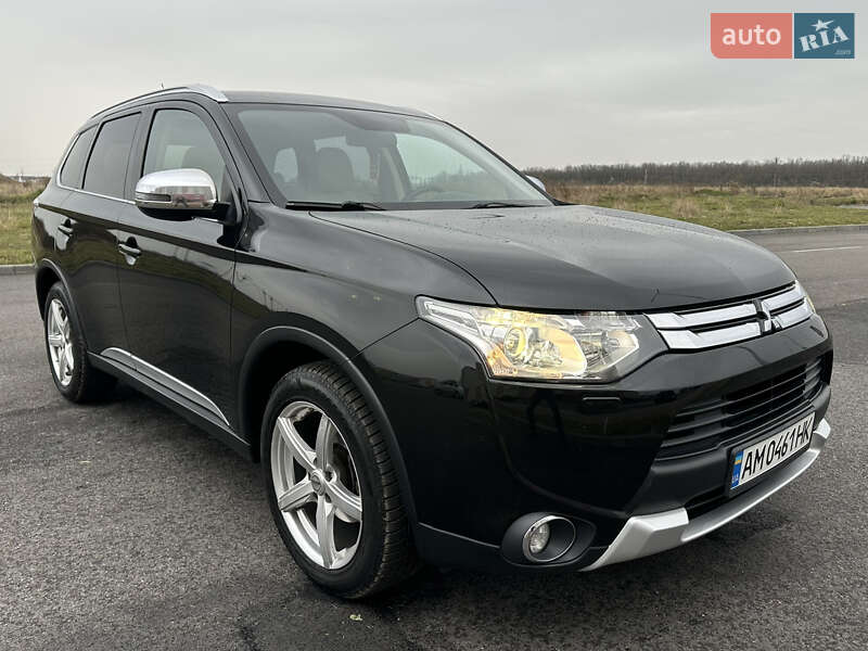 Позашляховик / Кросовер Mitsubishi Outlander 2015 в Вінниці