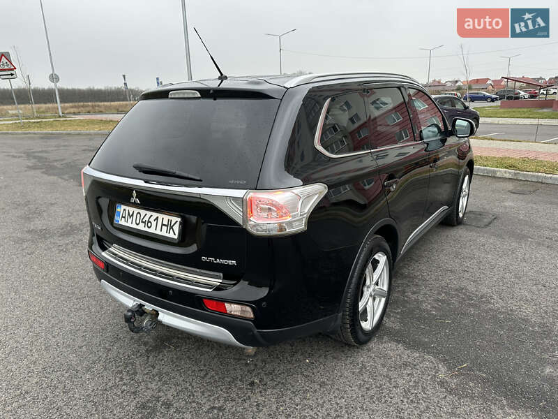 Позашляховик / Кросовер Mitsubishi Outlander 2015 в Вінниці