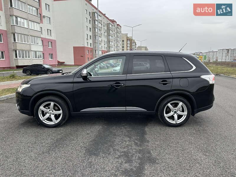 Позашляховик / Кросовер Mitsubishi Outlander 2015 в Вінниці