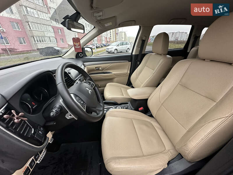 Позашляховик / Кросовер Mitsubishi Outlander 2015 в Вінниці