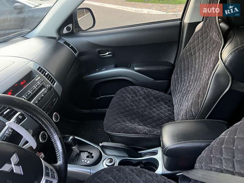 Внедорожник / Кроссовер Mitsubishi Outlander 2007 в Великодолинском