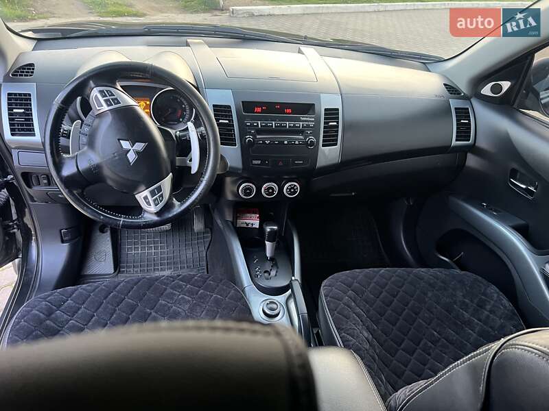 Внедорожник / Кроссовер Mitsubishi Outlander 2007 в Великодолинском