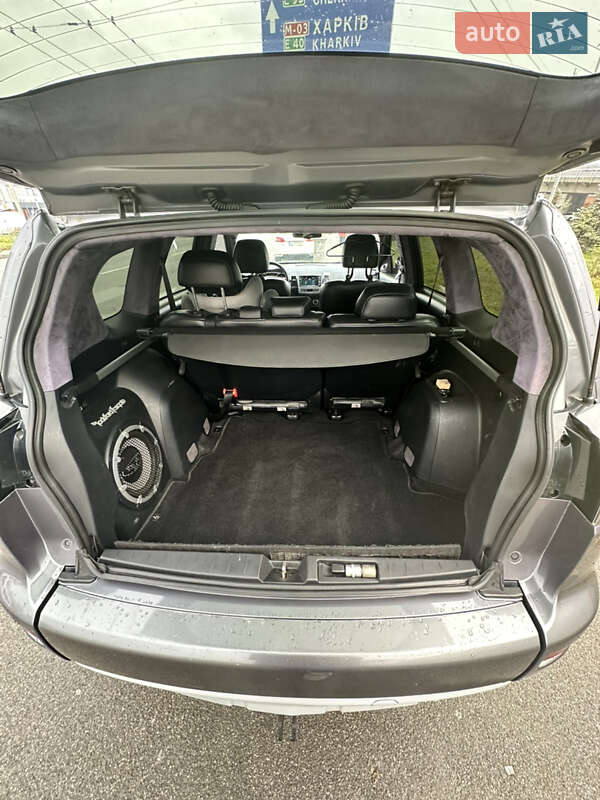 Позашляховик / Кросовер Mitsubishi Outlander 2009 в Києві