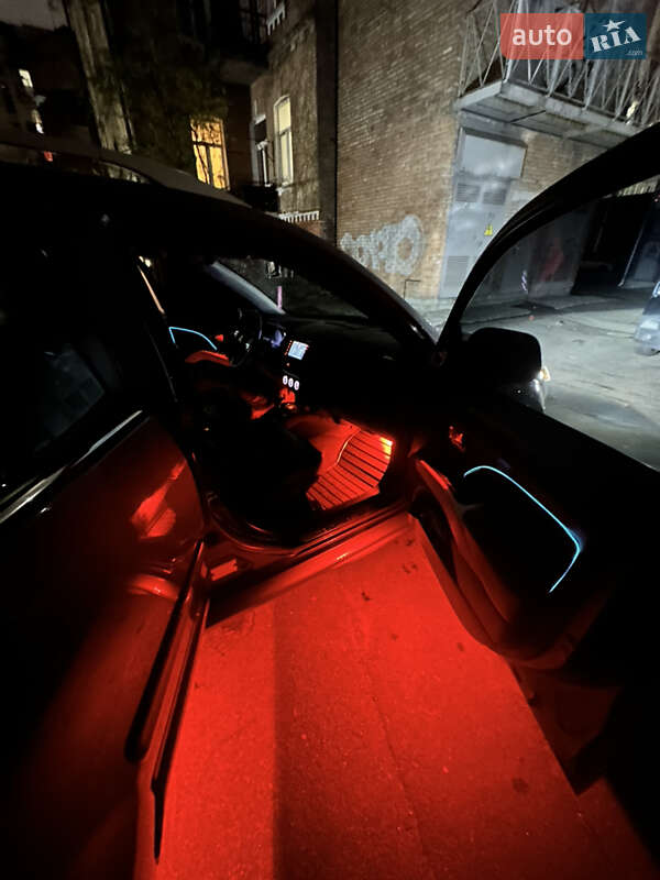 Позашляховик / Кросовер Mitsubishi Outlander 2009 в Києві