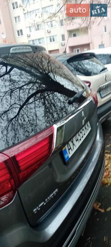 Внедорожник / Кроссовер Mitsubishi Outlander 2020 в Киеве