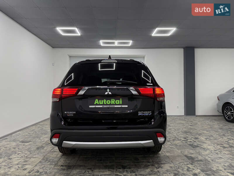 Позашляховик / Кросовер Mitsubishi Outlander 2018 в Одесі