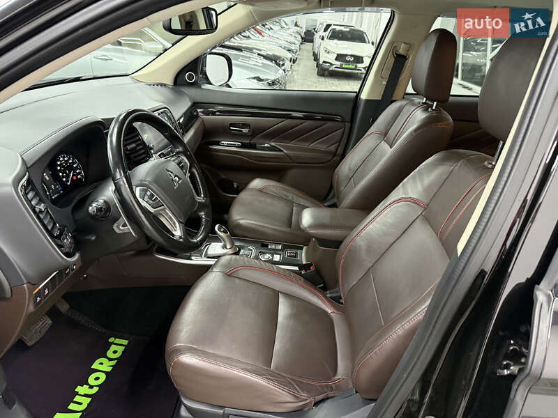 Позашляховик / Кросовер Mitsubishi Outlander 2018 в Одесі