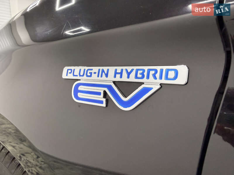 Позашляховик / Кросовер Mitsubishi Outlander 2018 в Одесі