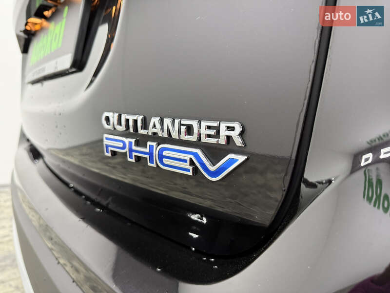 Позашляховик / Кросовер Mitsubishi Outlander 2018 в Одесі