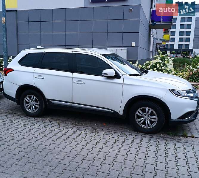 Внедорожник / Кроссовер Mitsubishi Outlander 2018 в Кропивницком фото 2 Внедорожник / Кроссовер Mitsubishi Outlander 2018 в Кропивницком