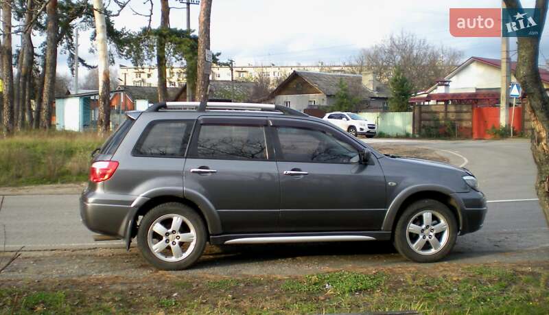 Внедорожник / Кроссовер Mitsubishi Outlander 2006 в Харькове