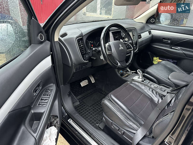 Внедорожник / Кроссовер Mitsubishi Outlander 2014 в Сокале фото 10 Внедорожник / Кроссовер Mitsubishi Outlander 2014 в Сокале
