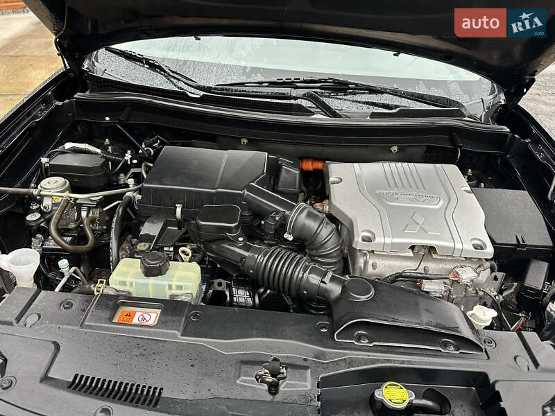 Внедорожник / Кроссовер Mitsubishi Outlander 2014 в Сокале фото 24 Внедорожник / Кроссовер Mitsubishi Outlander 2014 в Сокале