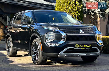Позашляховик / Кросовер Mitsubishi Outlander 2023 в Львові
