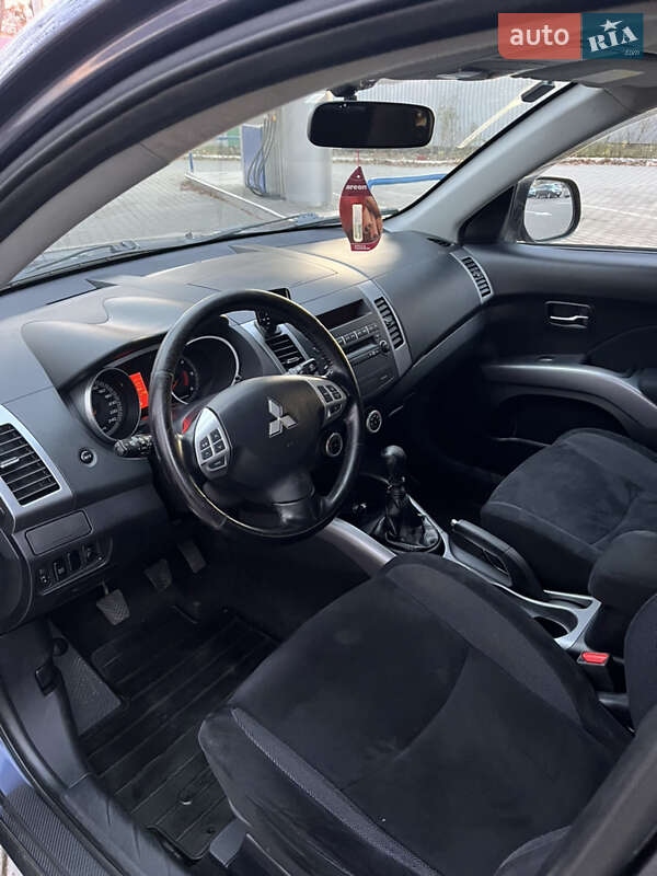 Внедорожник / Кроссовер Mitsubishi Outlander 2008 в Луцке фото 23 Внедорожник / Кроссовер Mitsubishi Outlander 2008 в Луцке