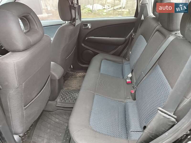 Позашляховик / Кросовер Mitsubishi Outlander 2009 в Києві