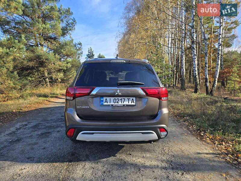 Позашляховик / Кросовер Mitsubishi Outlander 2020 в Вишгороді