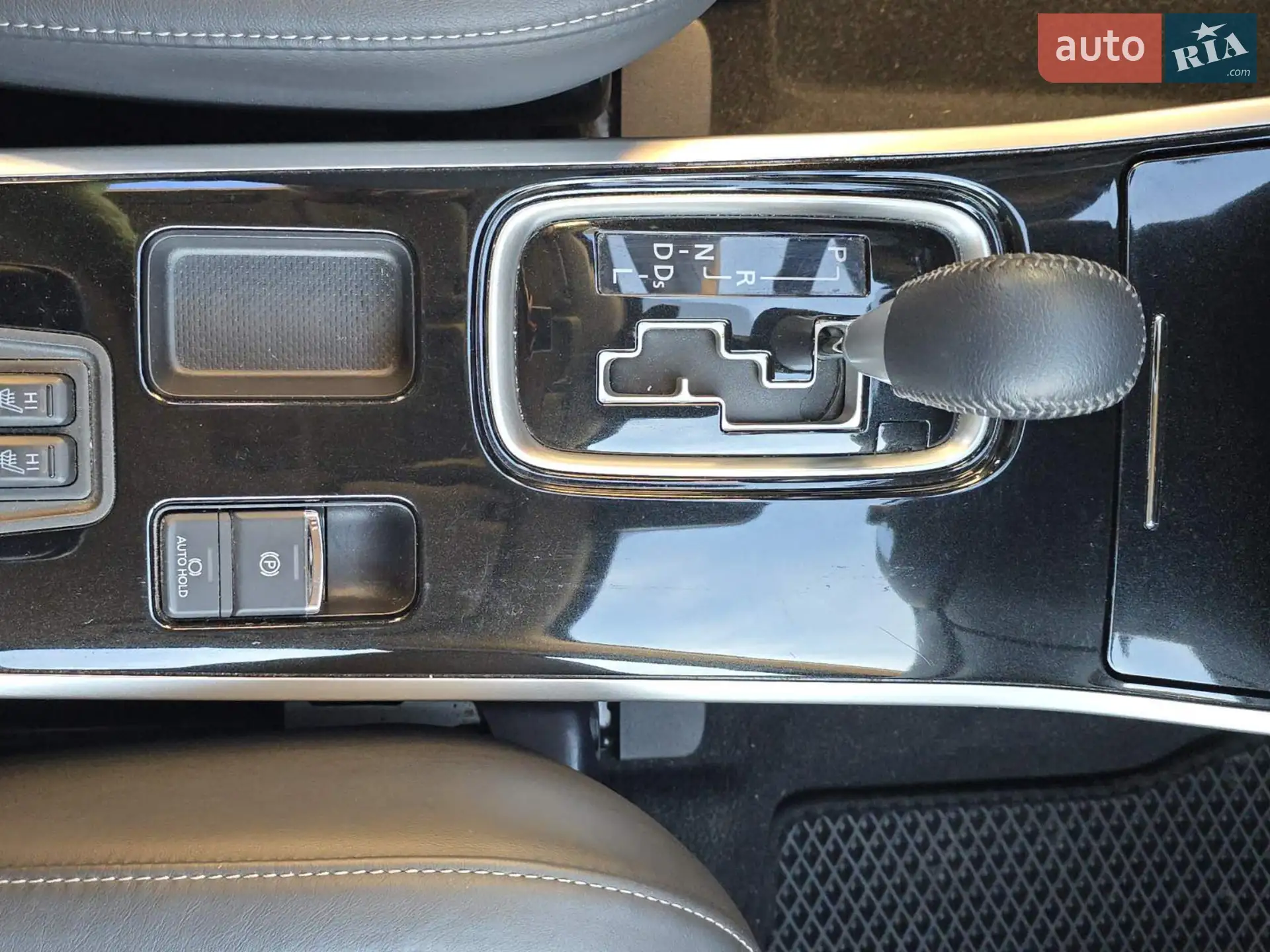 2020 Mitsubishi Outlander - мініатюра 17